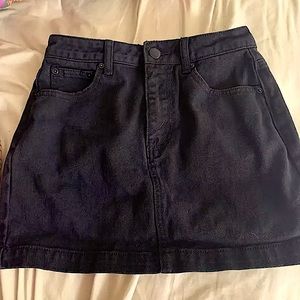 Forever 21, Size small, Short jean skirt, Black